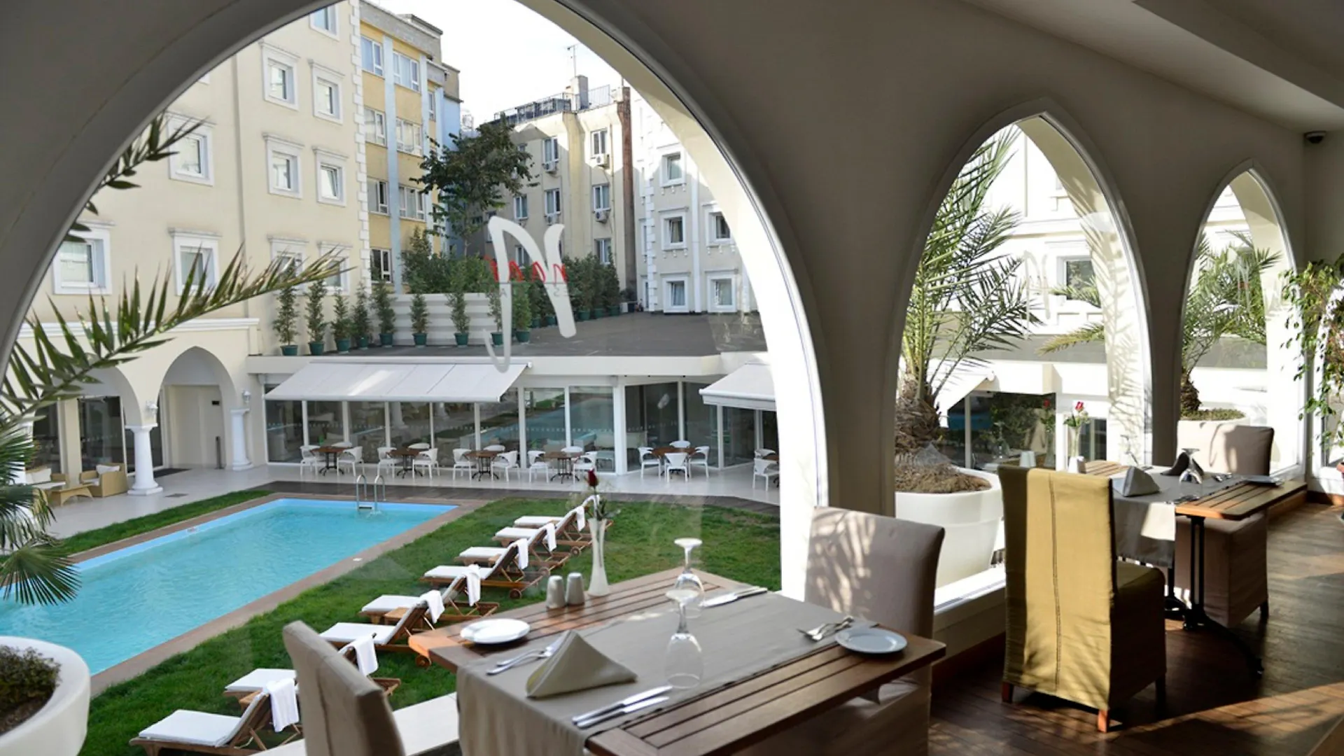 Holiday Inn Istanbul City By Ihg 5*,